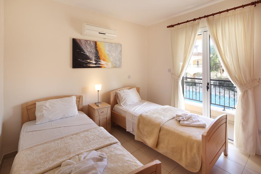 Adamou Gardens Paphos Exterior foto