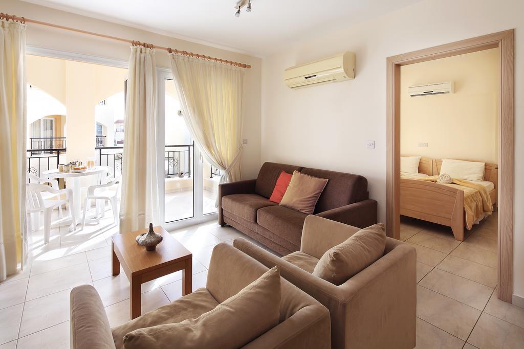 Adamou Gardens Paphos Exterior foto