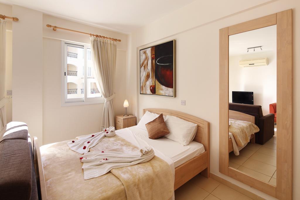 Adamou Gardens Paphos Exterior foto