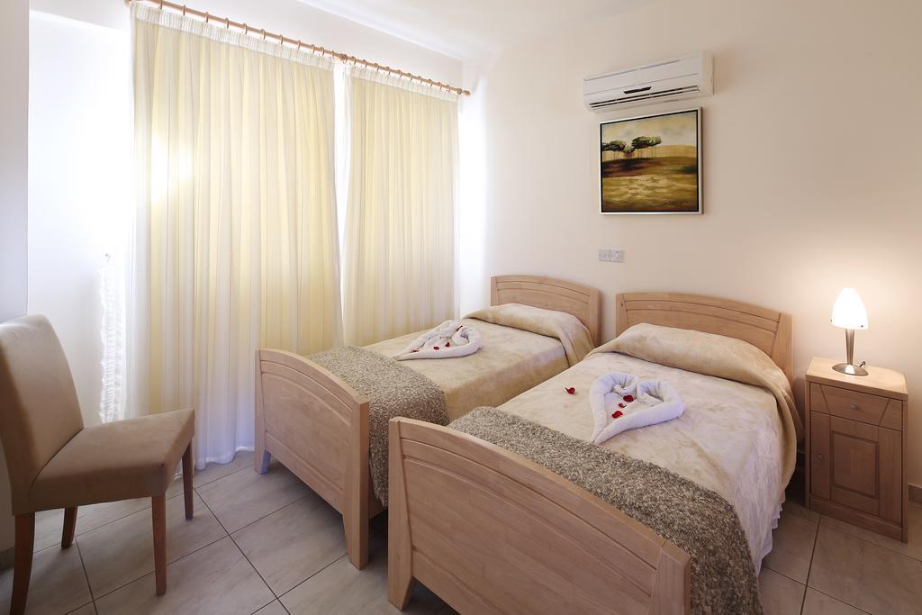 Adamou Gardens Paphos Exterior foto